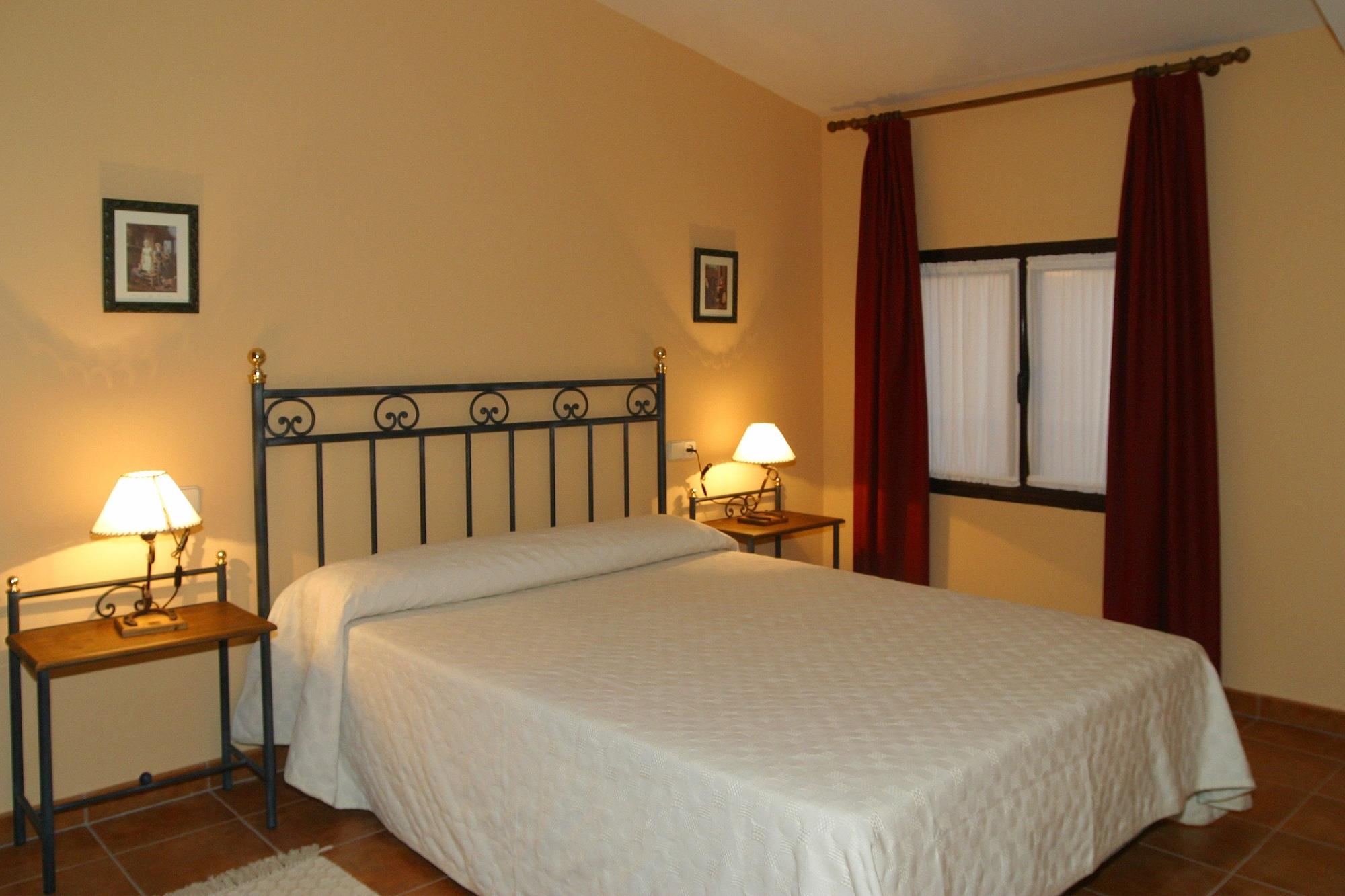 Hotel Y Apartamentos La Casa Rural Chinchón Екстериор снимка